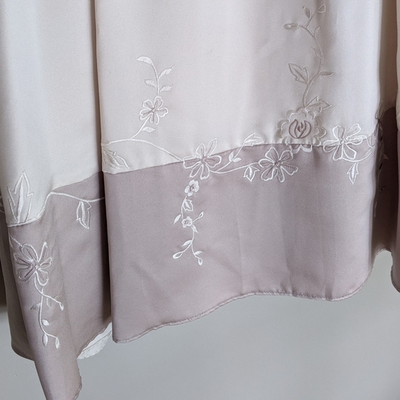 Sweet Beginnings Size 4 Girl's Formal Dress (pearl/champagne color) - Picture 6 of 10